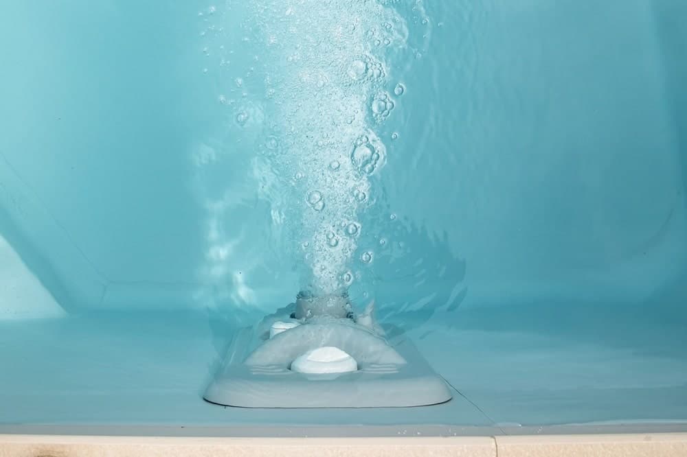 nage-contre-courant-magiline-piscine